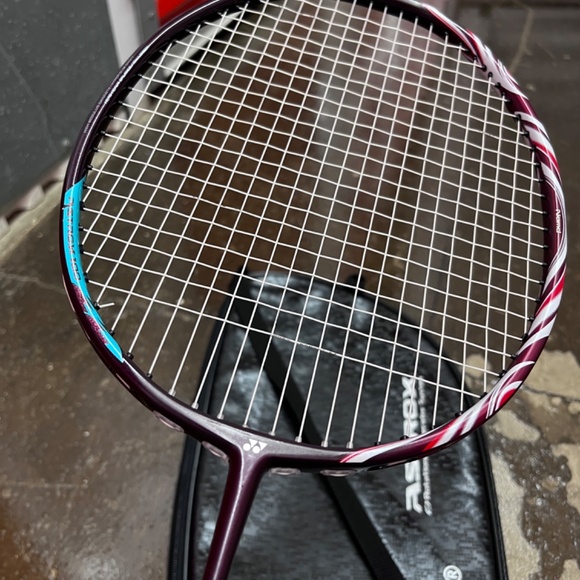 Yonex BadmintonRacquet Astrox 100zz 27Lb Tension Exbolt 63 String Dark Red 4UG5 - Picture 7 of 13